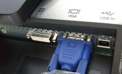 HDMI接上电脑黑屏了
