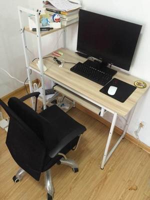电脑桌和电脑椅的距离