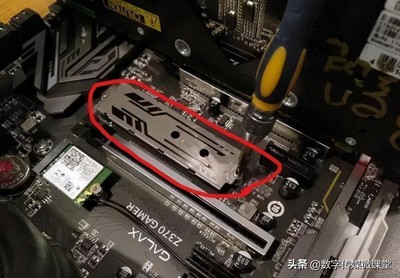 如何安装电脑显卡