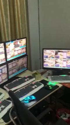 电脑房装修2台电脑