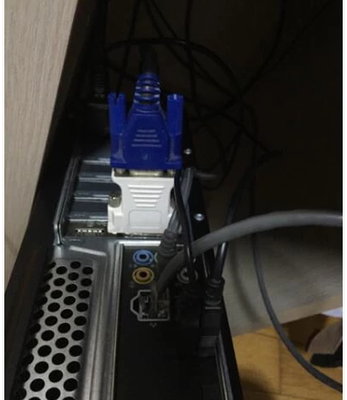 电脑机箱电源灯不亮