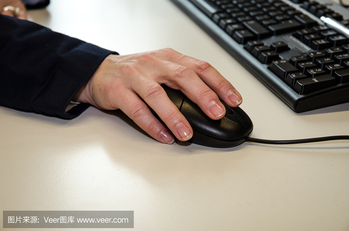 常玩电脑右手