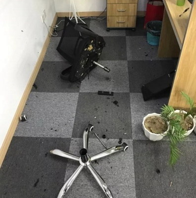 电脑主机遭到撞