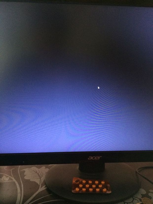 为啥电脑开机是黑屏