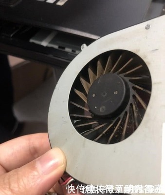 电脑出现嗡嗡声音