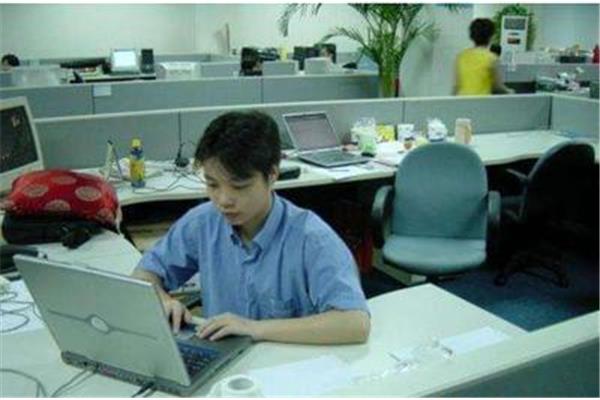 大学带什么电脑