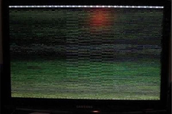 电脑液晶屏幕出现条纹
