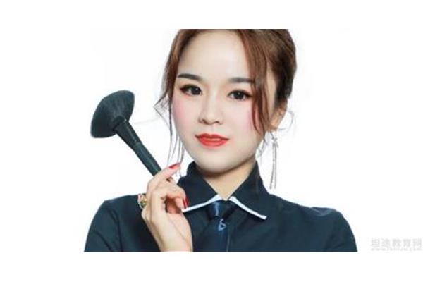 学化妆还是学电脑